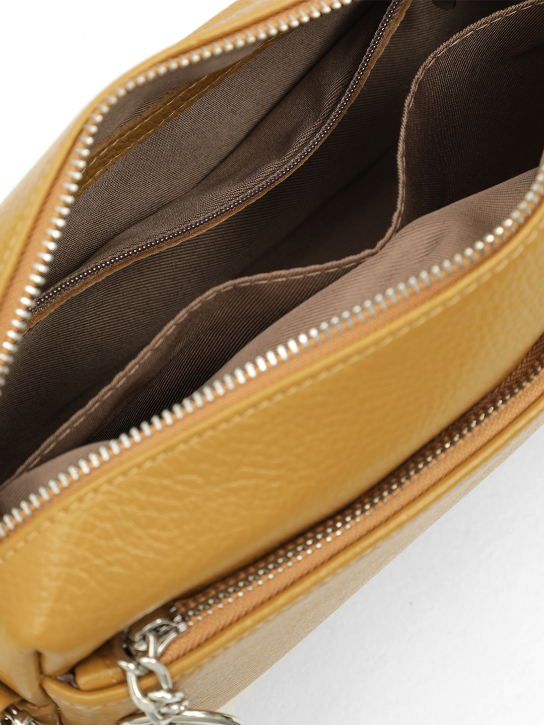 Небольшая кросс-боди с передним отделением на молнии от FOLLE в цвете охра