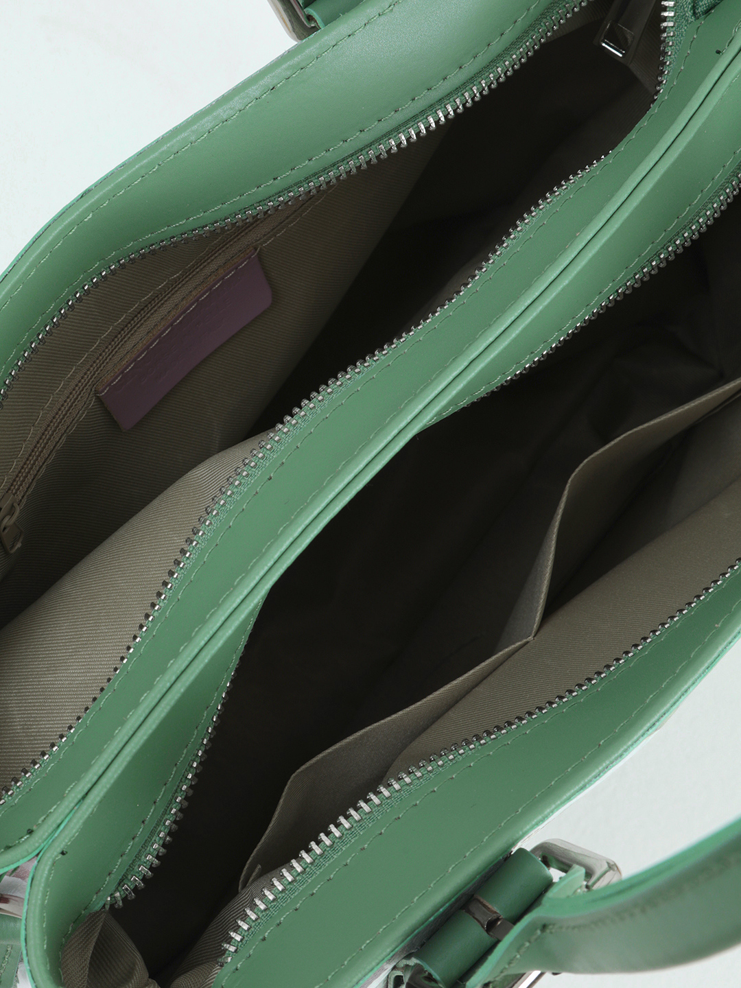 Сумка-тоут с цветочным принтом и ручками зелёного оттенка от Folle