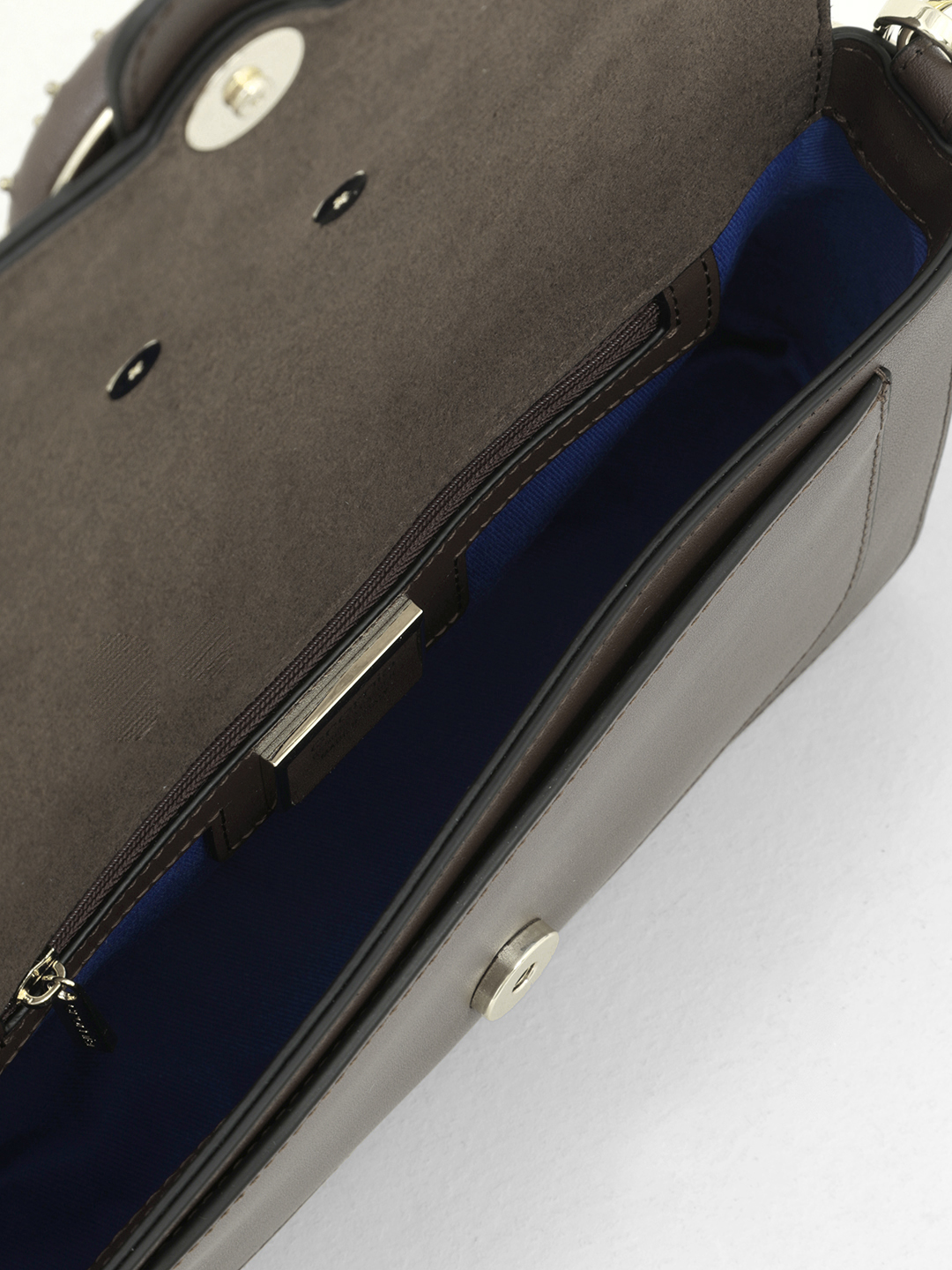 Багет от Cromia в натуральной гладкой коже бежевого цвета с фурнитурой в виде пряжки