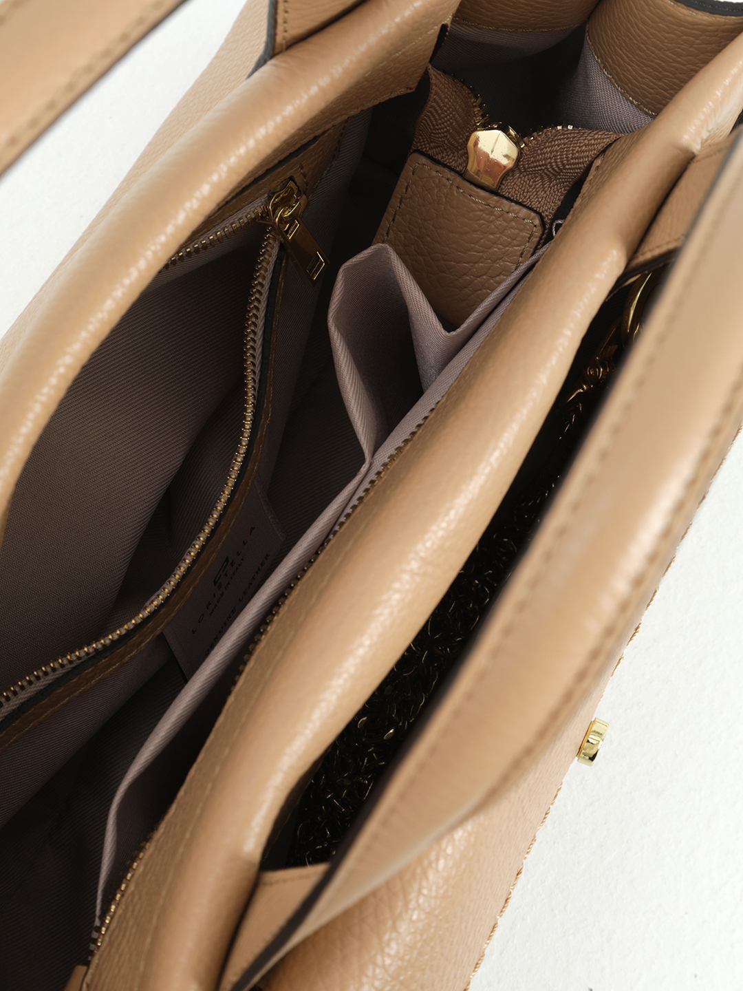 Cэтчел-трансформер в размере М с дополнительной сумкой-клатчем от Loristella в ореховом оттенке peanut