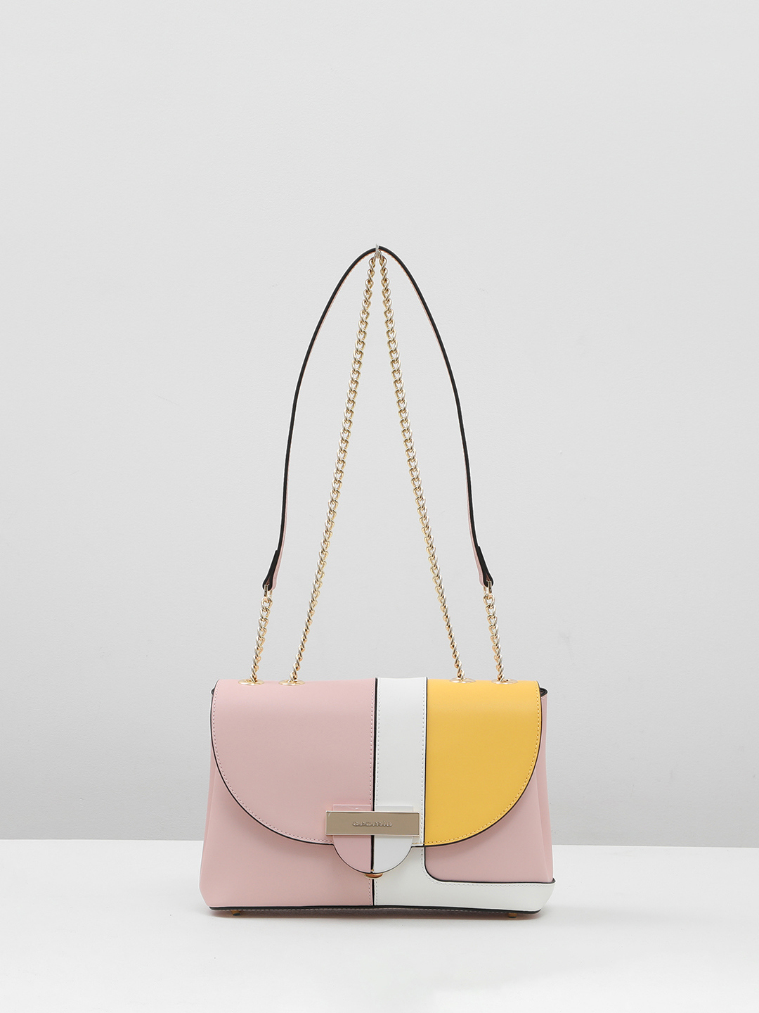 Розовая сумка на плечо с двойным ремнём с элементами цепи от CROMIA