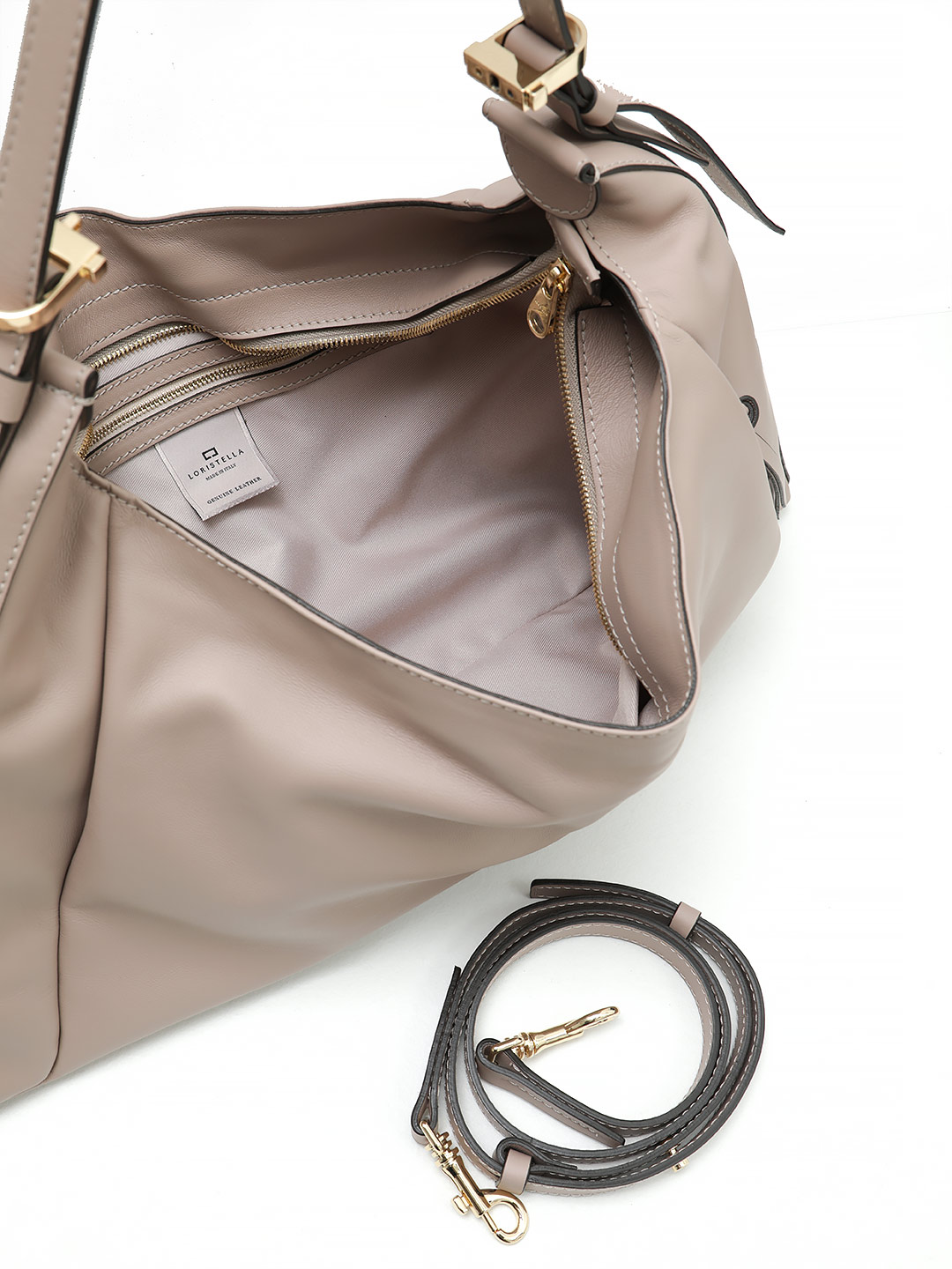 Сумка-мешок от Loristella из мелкозернистой натуральной кожи бежевого цвета