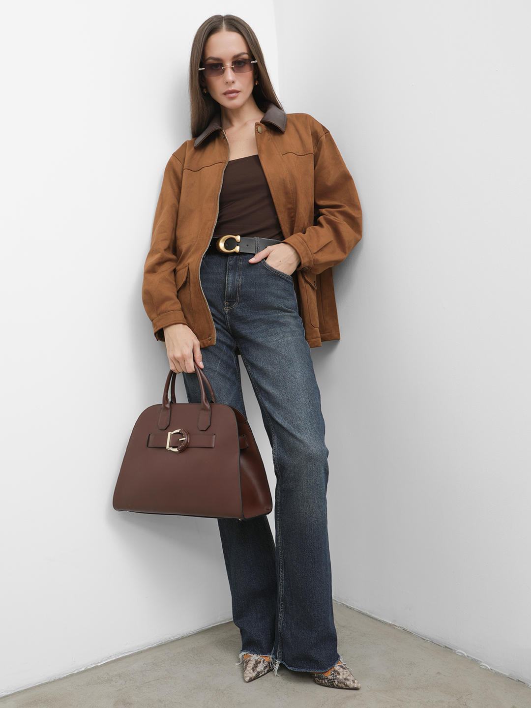 Тоут от Cromia в натуральной гладкой коже коричневого цвета с фурнитурой в виде пряжки