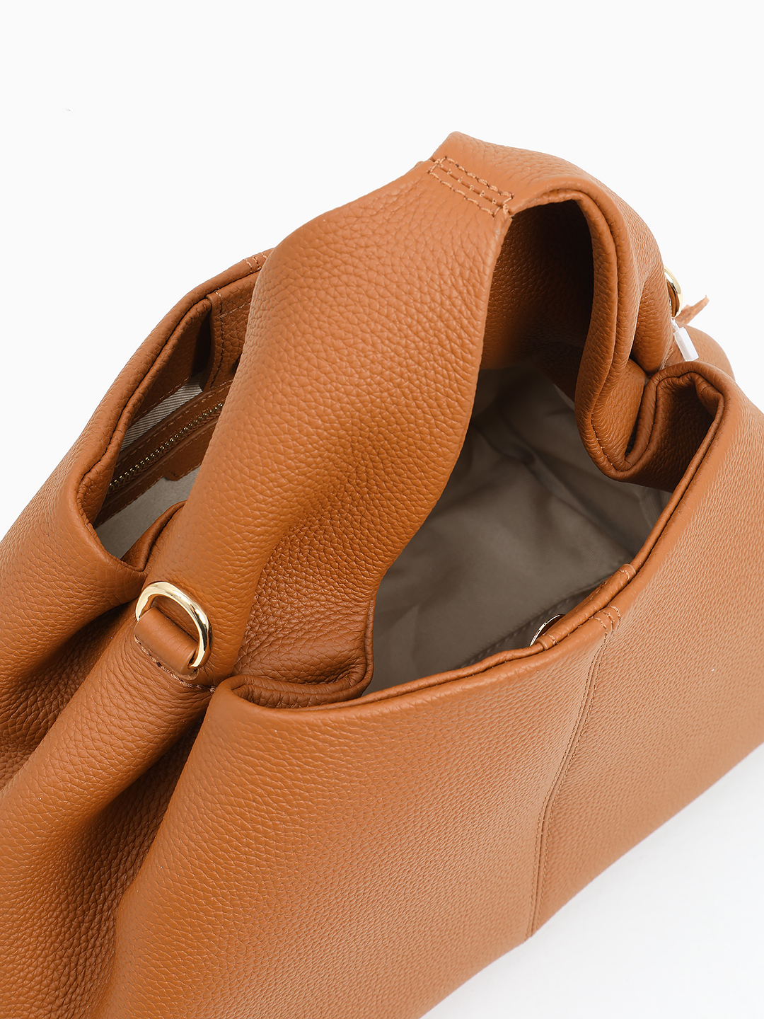 Сумка с широкой ручкой и фирменной строчкой от IVORY в рыжем оттенке