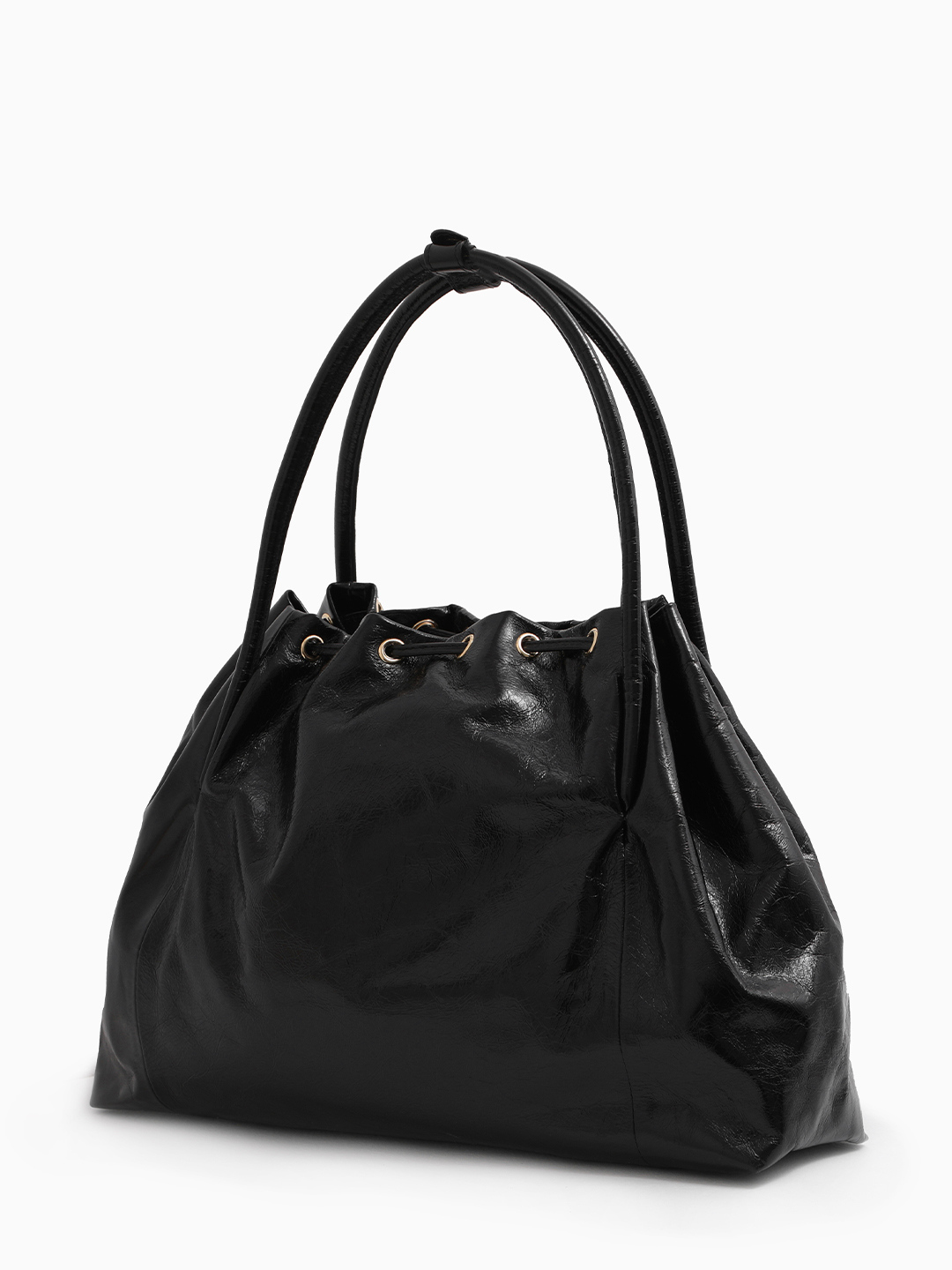 Сумка в силуэте а-ля кисет с фурнитурой-замком от Christian Villa в чёрном цвете