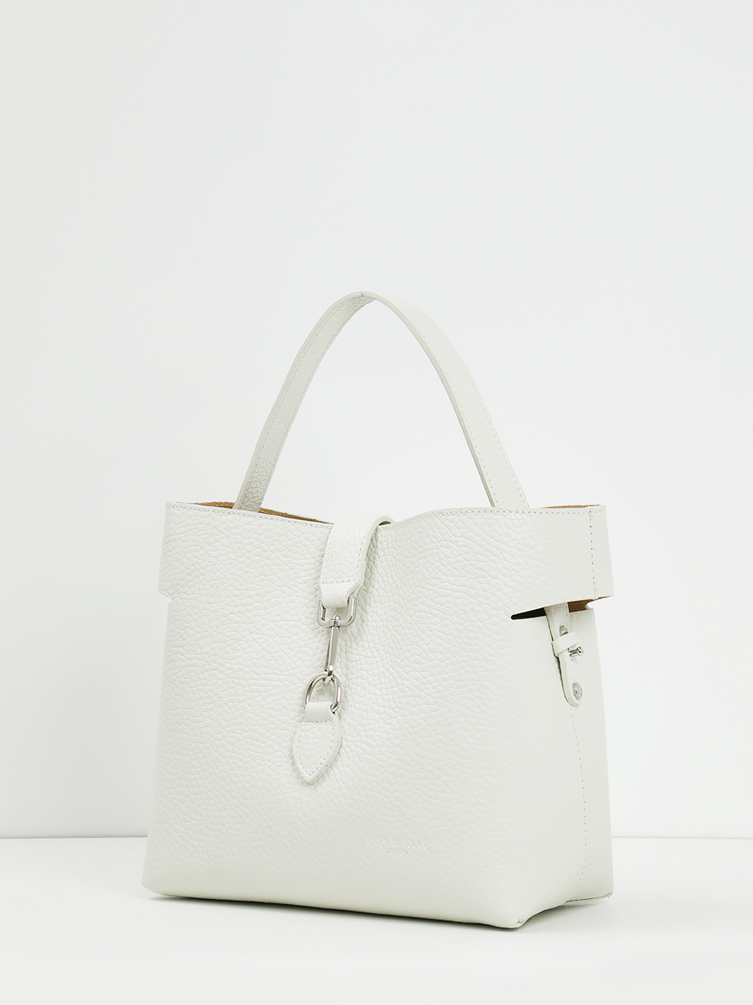 Сэтчел с металлической застёжкой-карабином от Sara Burglar в белом цвете