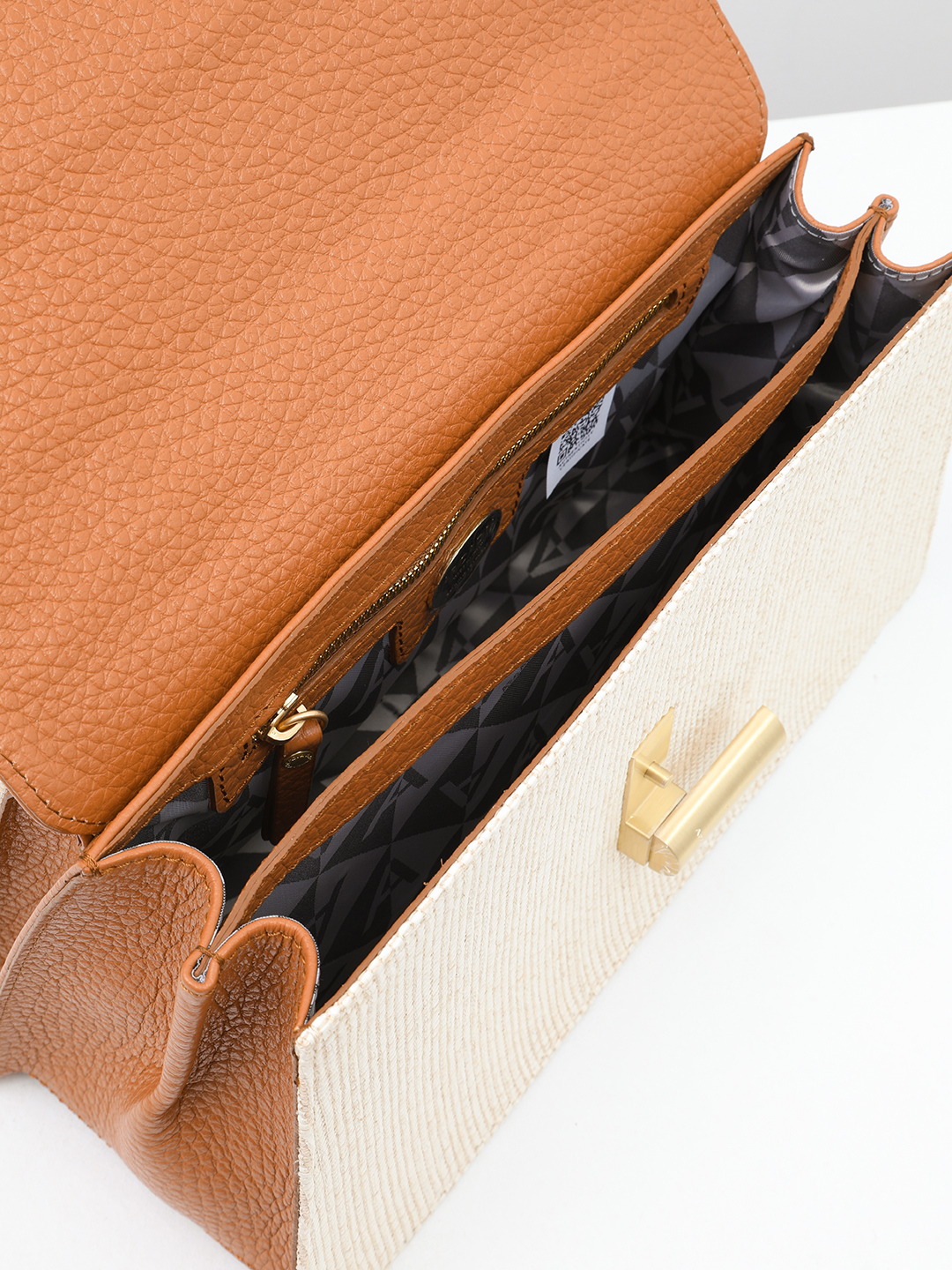 Сумка-портфель с цилиндрическим замком от ARCADIA из рафии и натуральной кожи рыжего оттенка