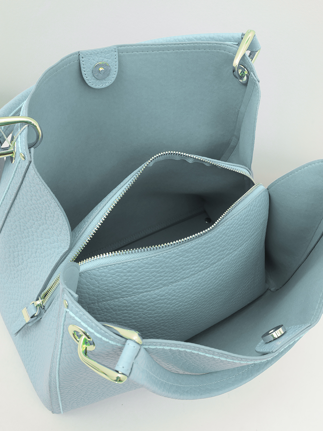 Базовый тоут с тиснёным логотипом KELLEN из крупнозернистой кожи голубого цвета