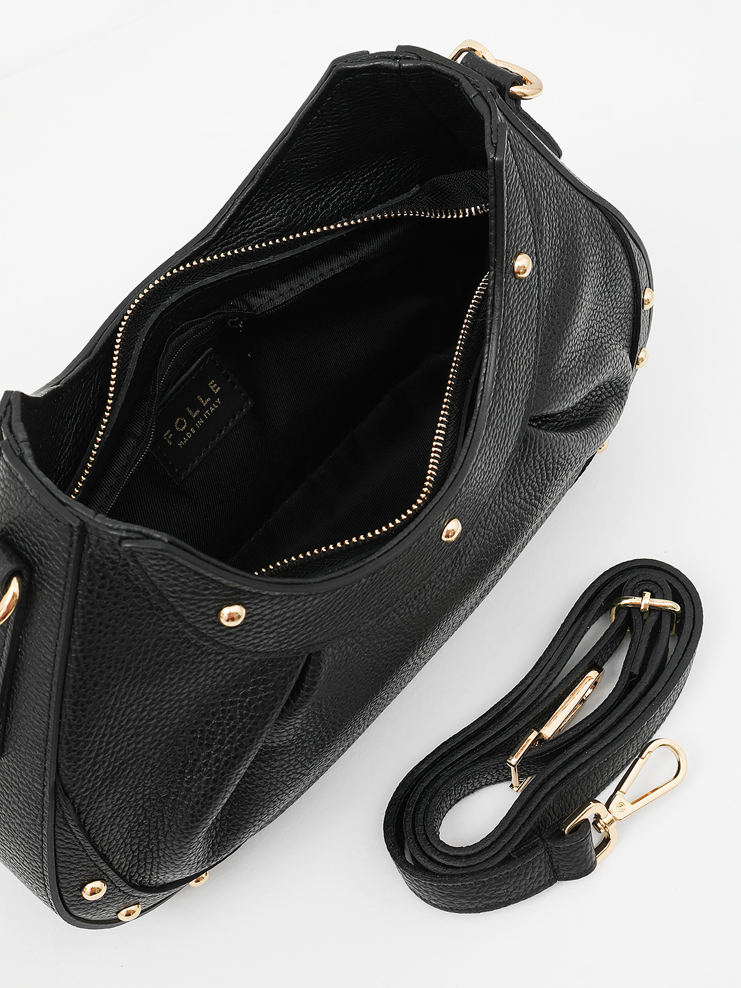 Сумка-хобо с круглыми металлическими клёпками от FOLLE чёрного цвета