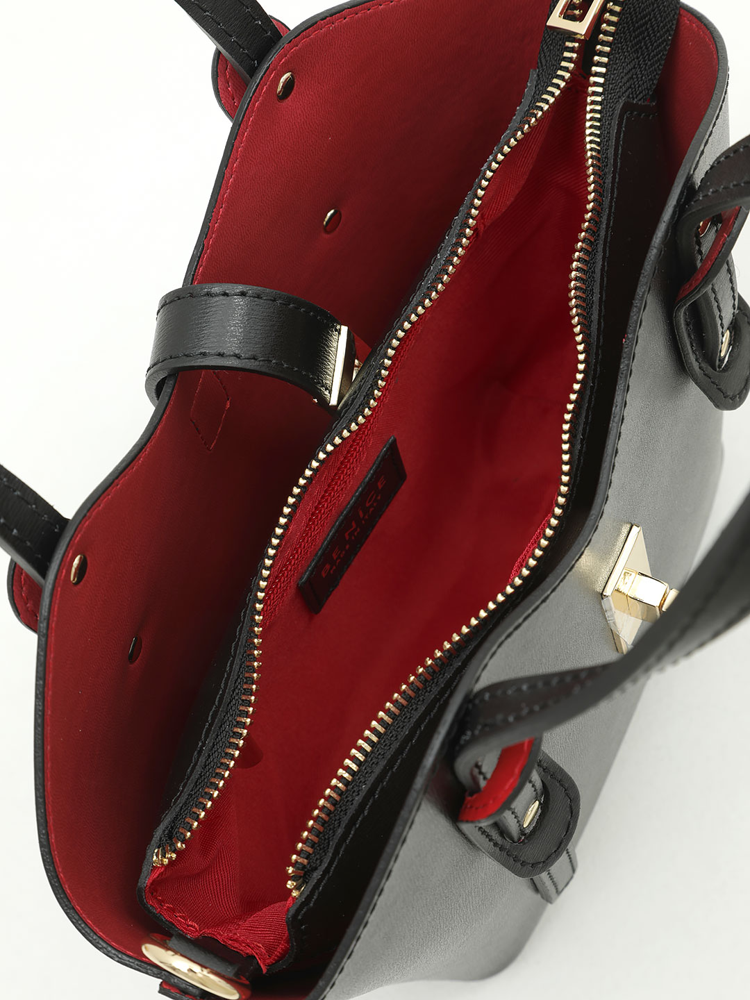 Небольшой тоут от бренда BE NICE в чёрном цвете