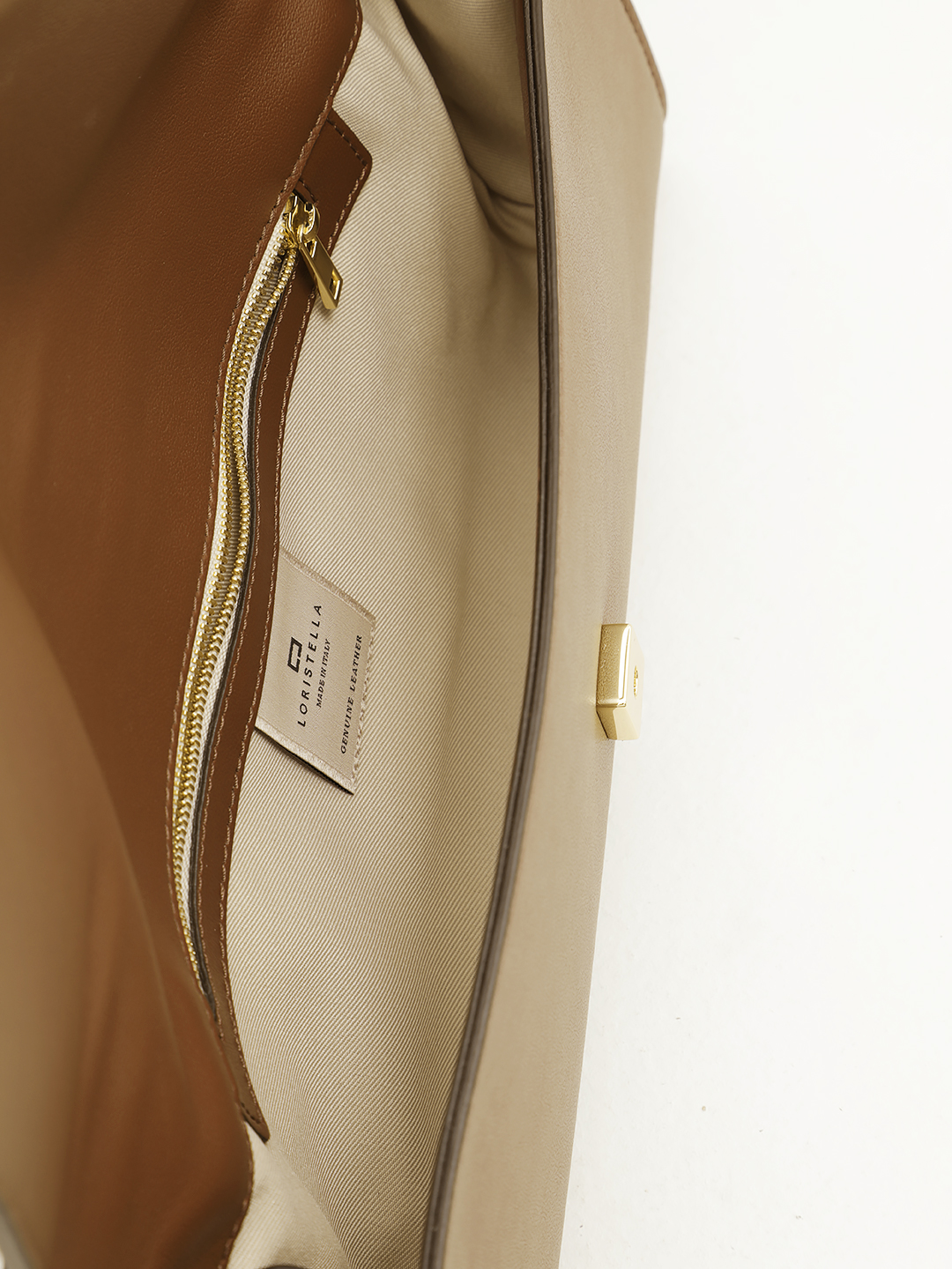 Стильный клатч от Loristella в натуральной гладкой коже горчичного оттенка с оригинальным плетением