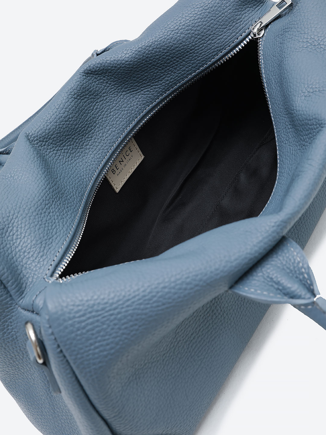 Сумка-такса от бренда BЕ NICE в джинсовом цвете