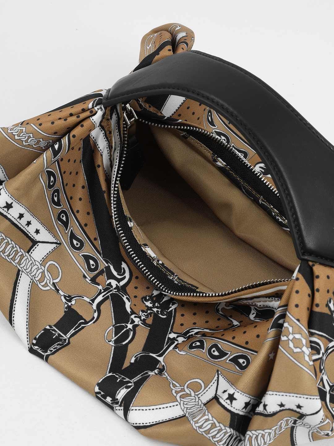 Текстильная сумка-клатч с принтом и кожаной ручкой от IVORY