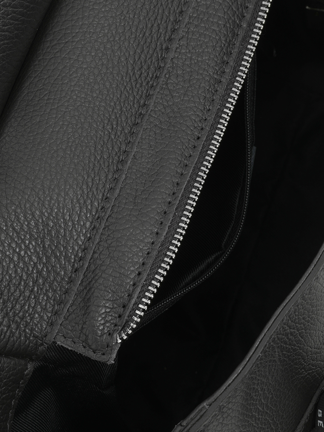 Чёрная сумка-тоут Lolly с тиснёным логотипом BE NICE