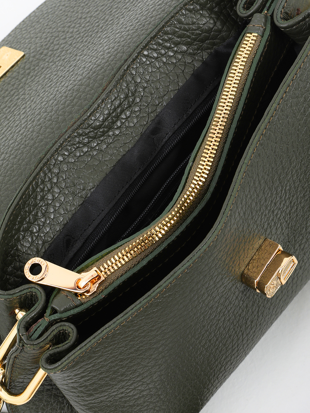 Кросс-боди в оливковом оттенке с поворотной фурнитурой от Di Gregorio