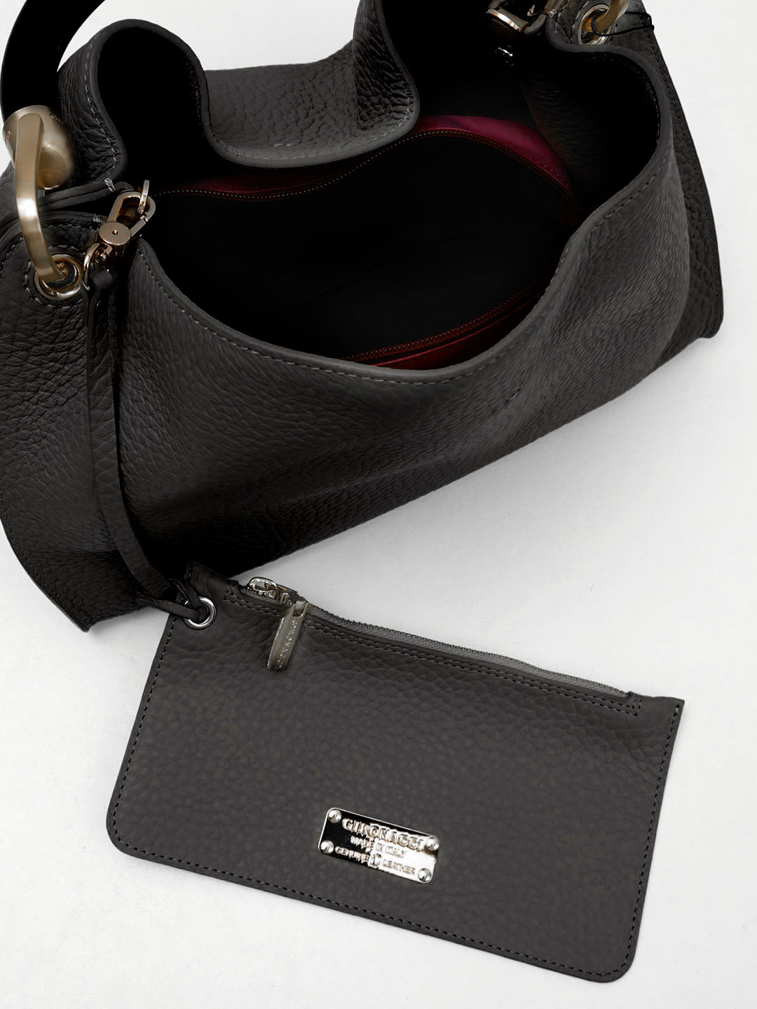 Сумка с деревянной ручкой от Gironacci с косметичкой и кошельком из крупнозернистой черной кожи 