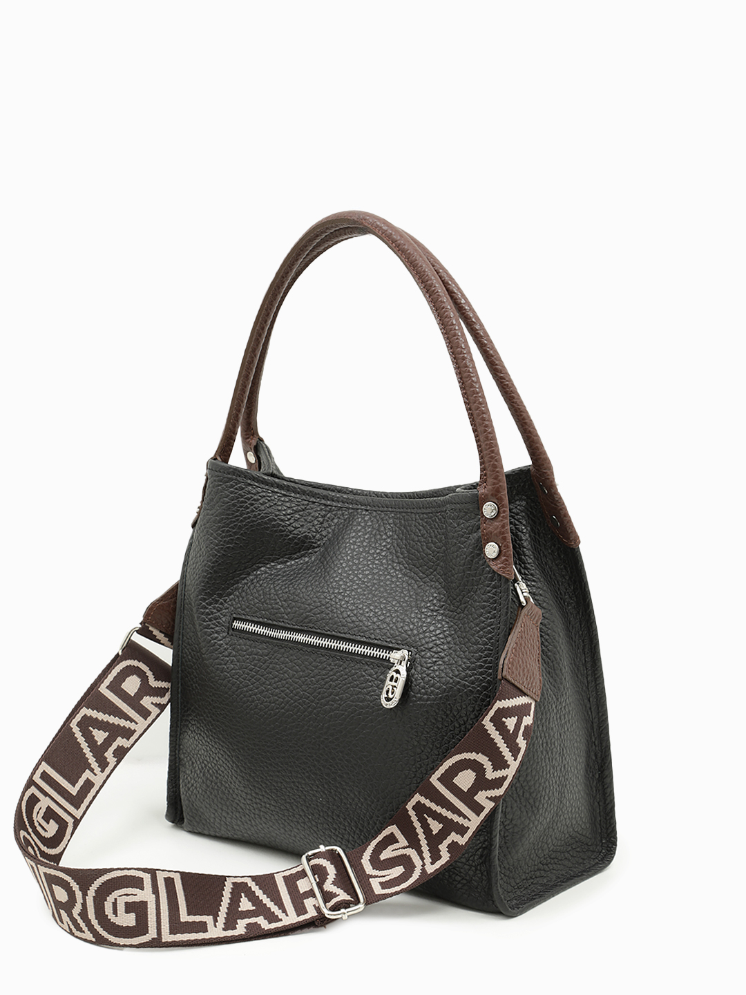 Классическая сумка от Sara Bulglar из натуральной крупнозернистой кожи черного цвета с текстильным ремнем