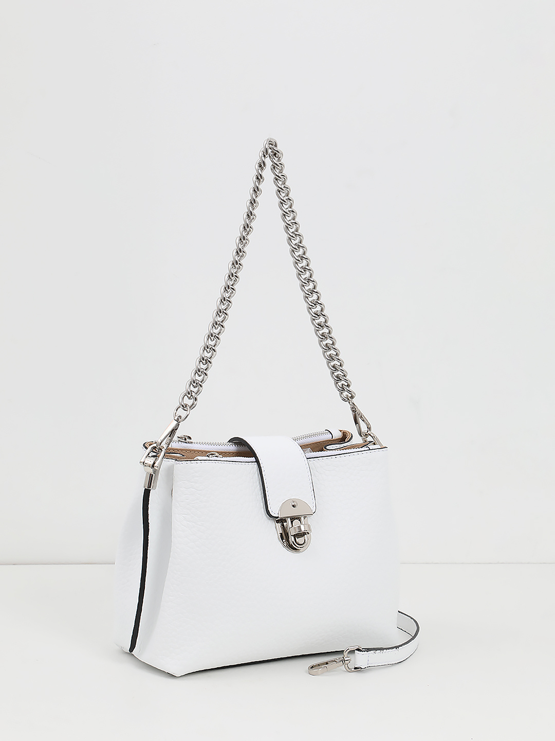 Кросс-боди "ANTONELLA" с серебристым ремнём-цепочкой от BE NICE в белом цвете