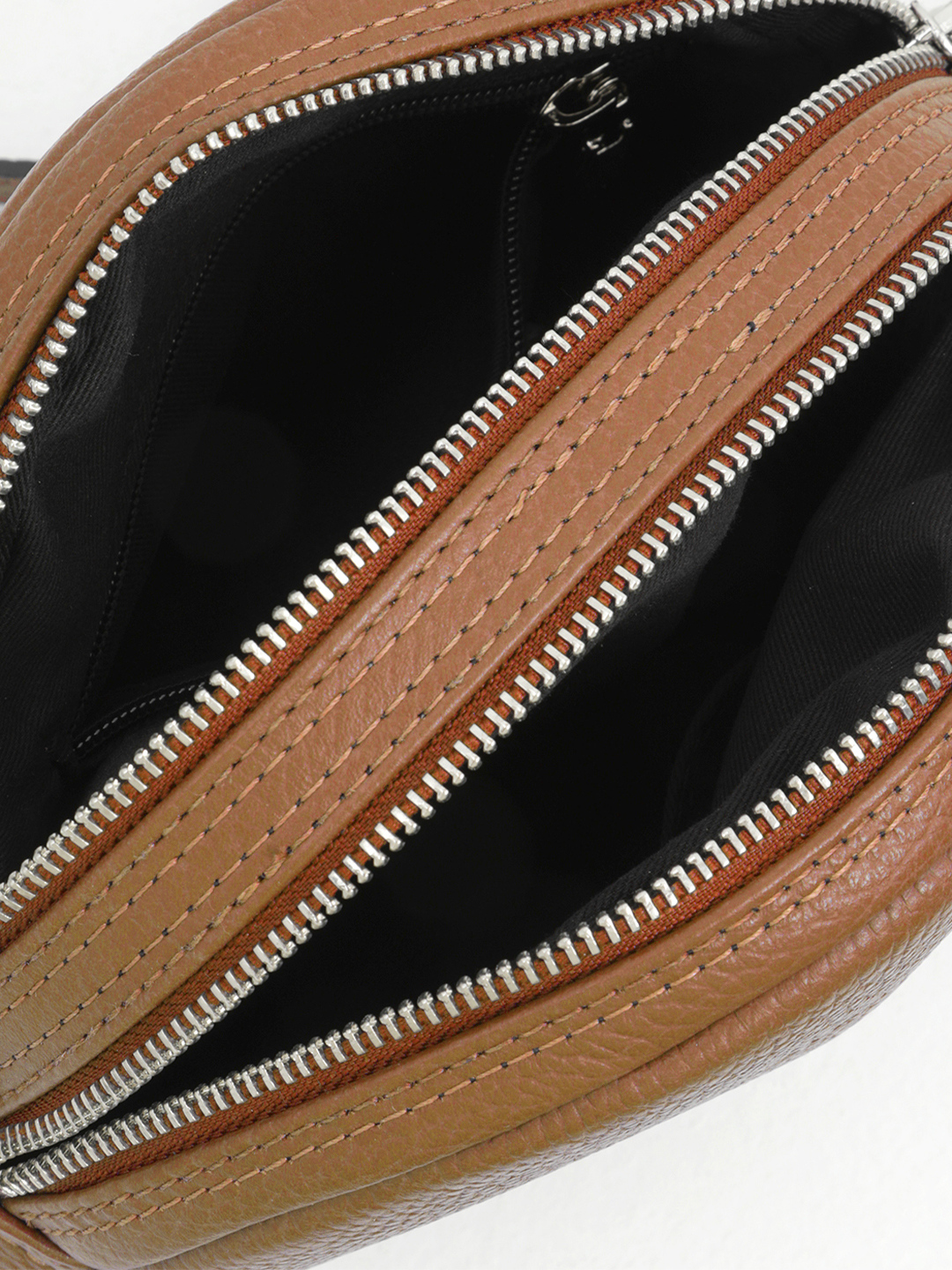 Полукруглая сумка с двумя отделениями от RIPANI бисквитного оттенка