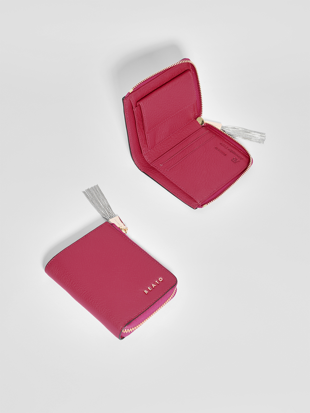 Мини-кошелёк с металлическим пуллером и логотипом Alessandro Beato в малиновом оттенке
