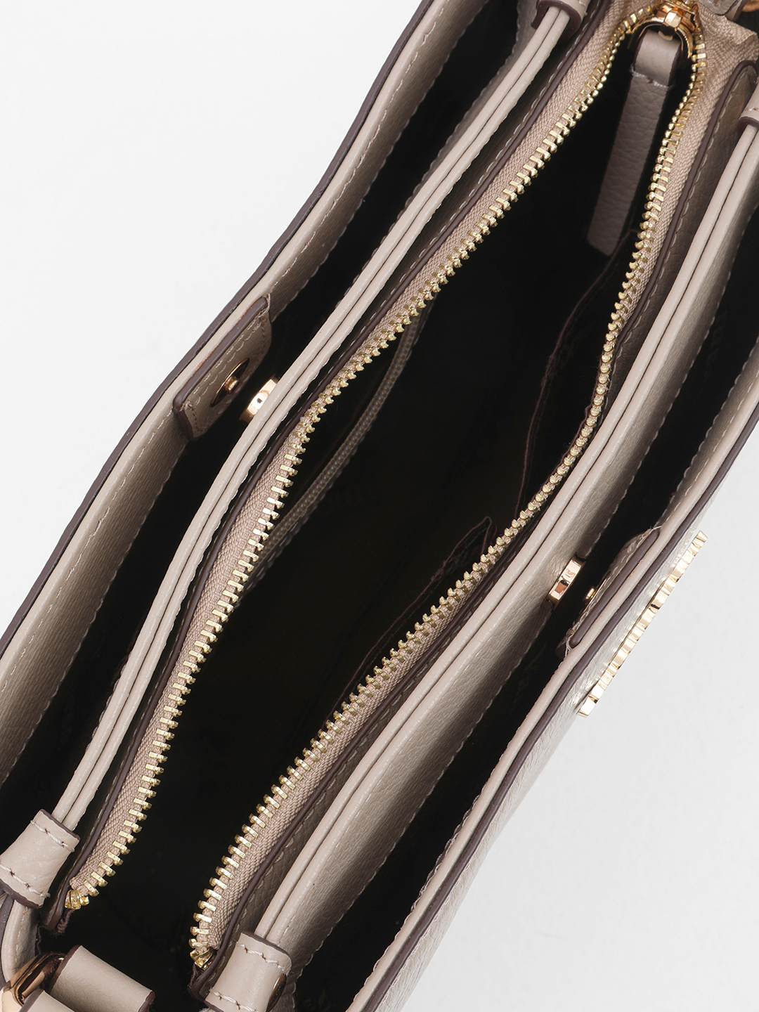 Кросс-боди на плечо с металлическим логотипом Vanessa Scani в оттенке тауп