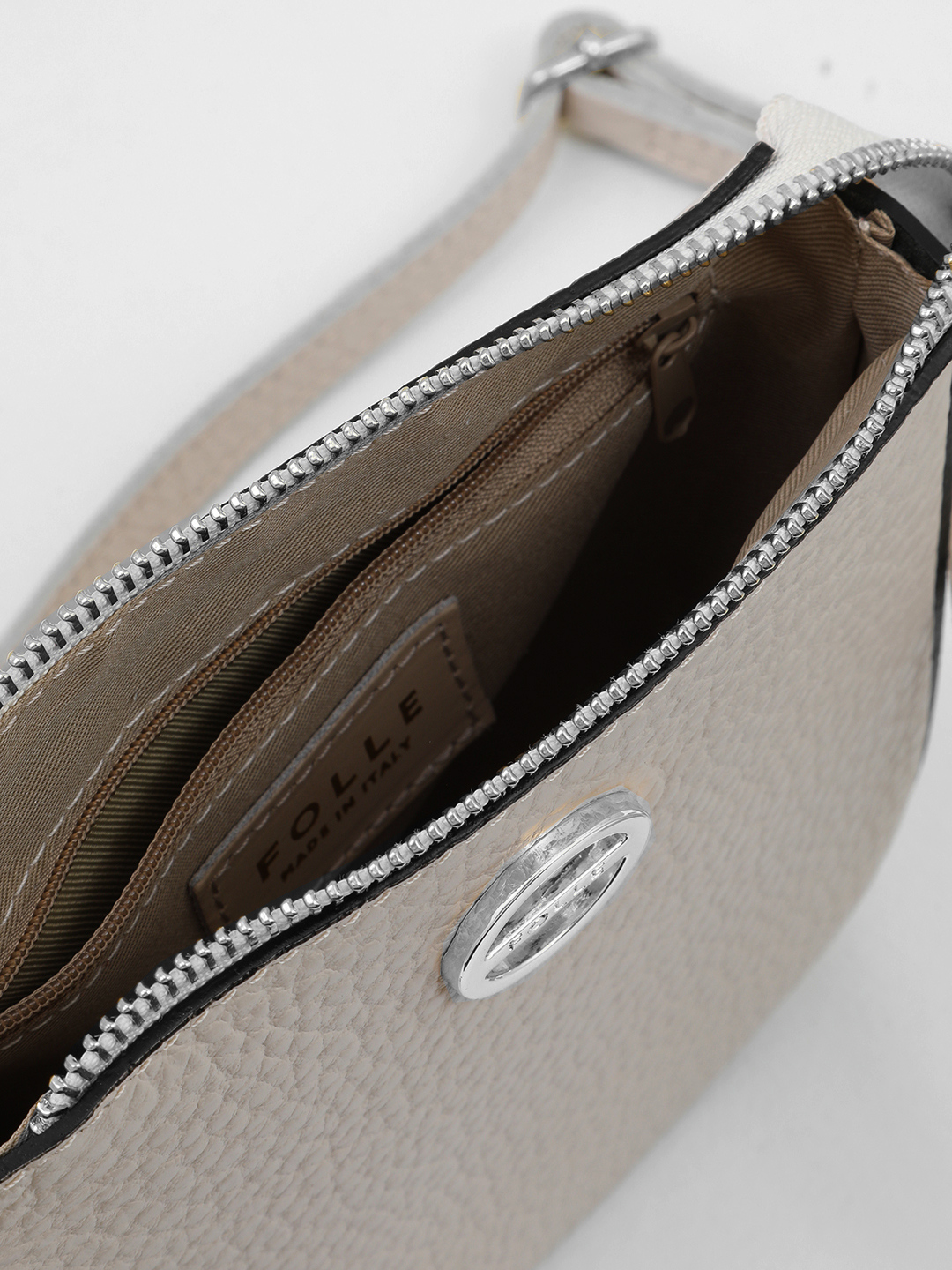 Полукруглая сумка через плечо с логотипом FOLLE из крупнозернистой кожи мраморного оттенка