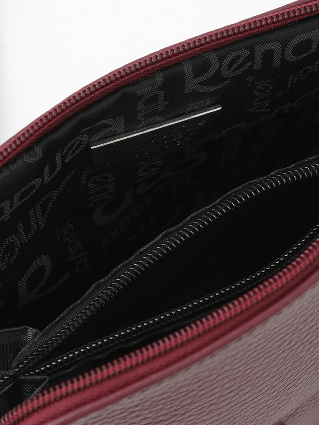 Бордовая кросс-боди в размере S от Renato Angi с фурнитурой-собакой