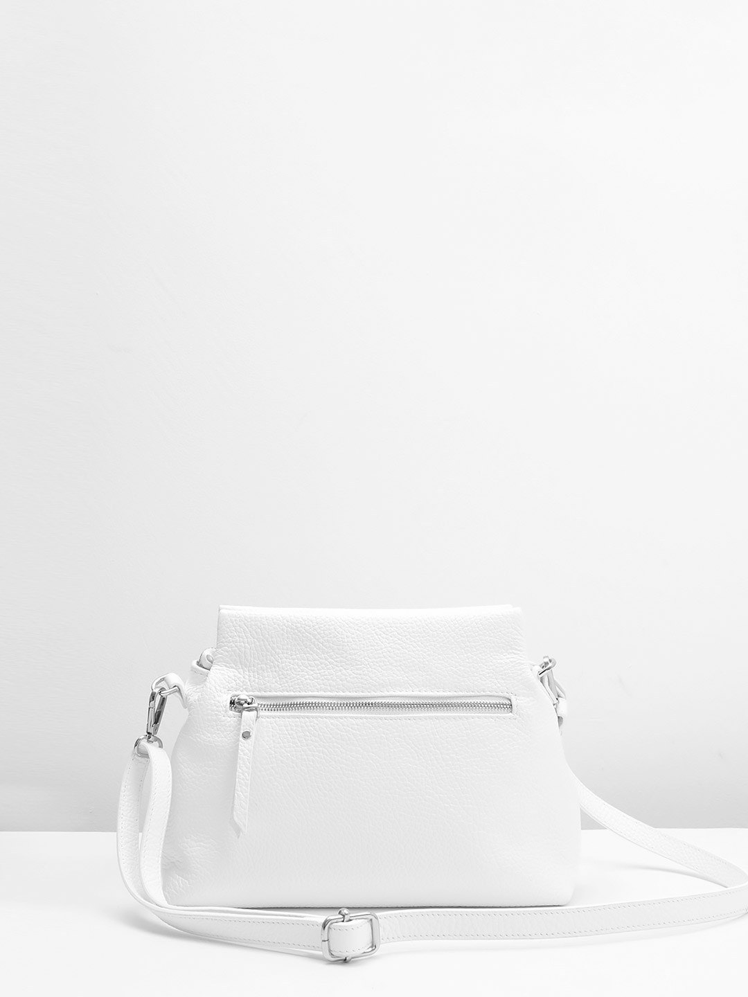 ������������� �����-���� c ��������� ������� ��������� �� FOLLE �� ����������� ���� � ����� �����