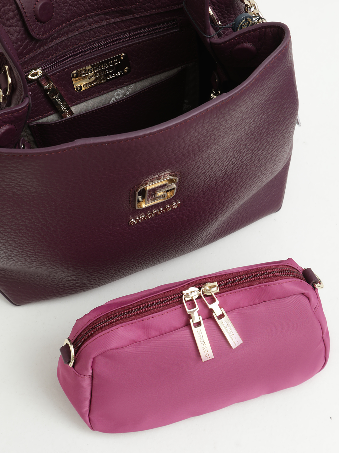 Сумка от Gironacci с одной ручкой из натуральной кожи в баклажановом цвете