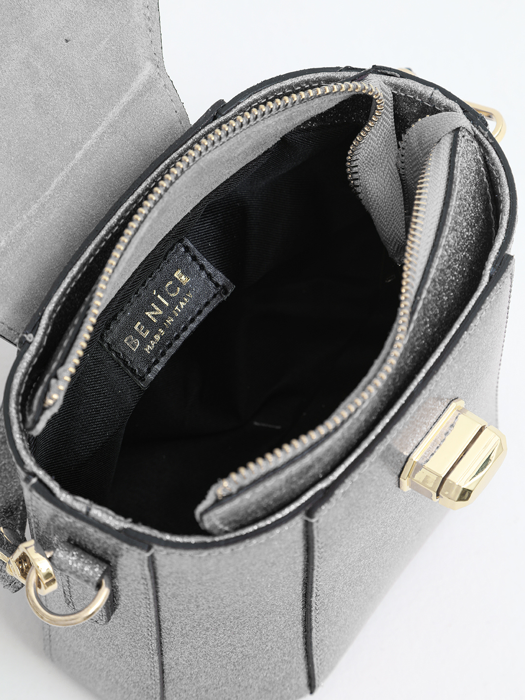 Сумка-бочонок "Stella" с блестящим напылением от BE NICE в серебристом оттенке