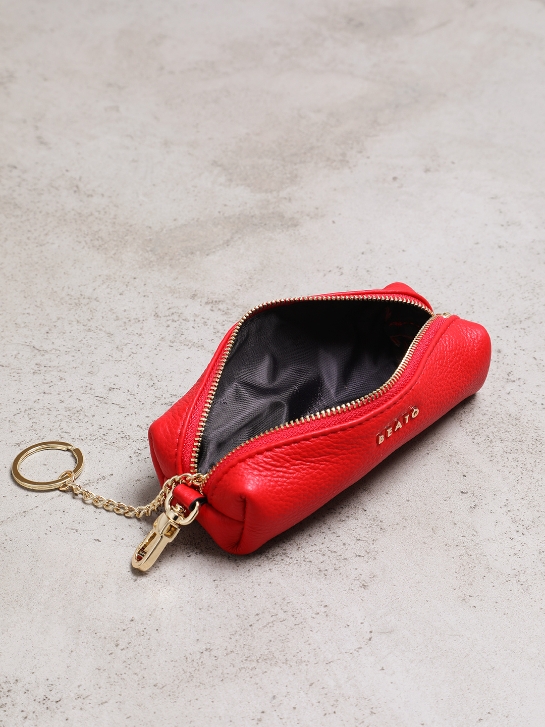 Ключница с золотистой фурнитурой от Alessandro Beato в красном цвете