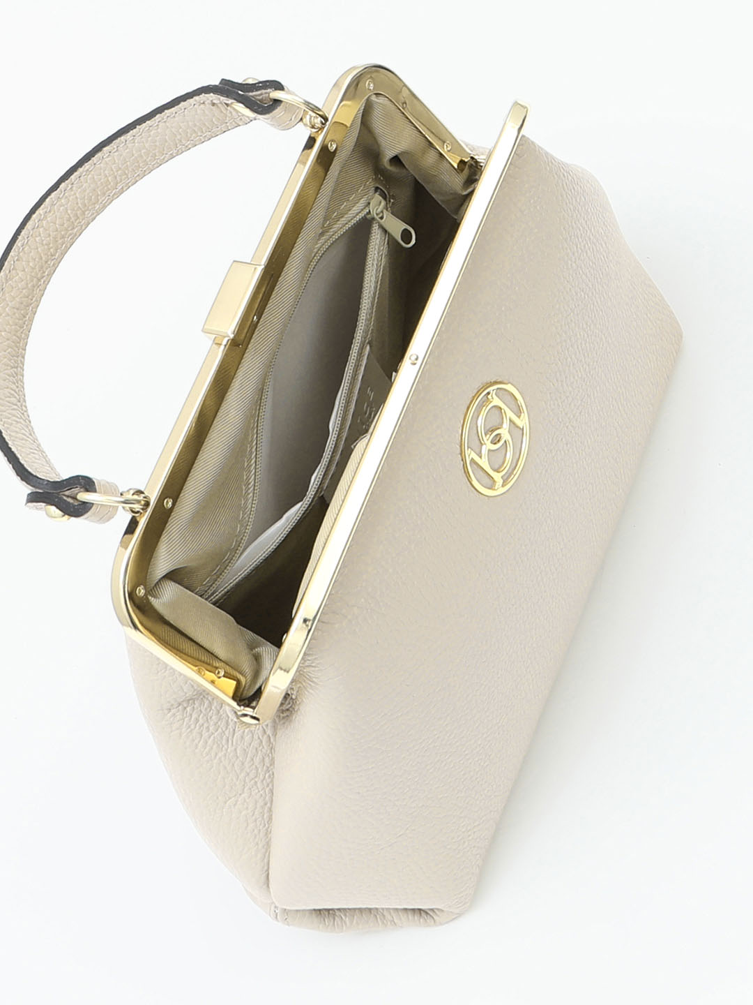 Сумка-редикюль от BE NICE из натуральной кожи бежевого цвета