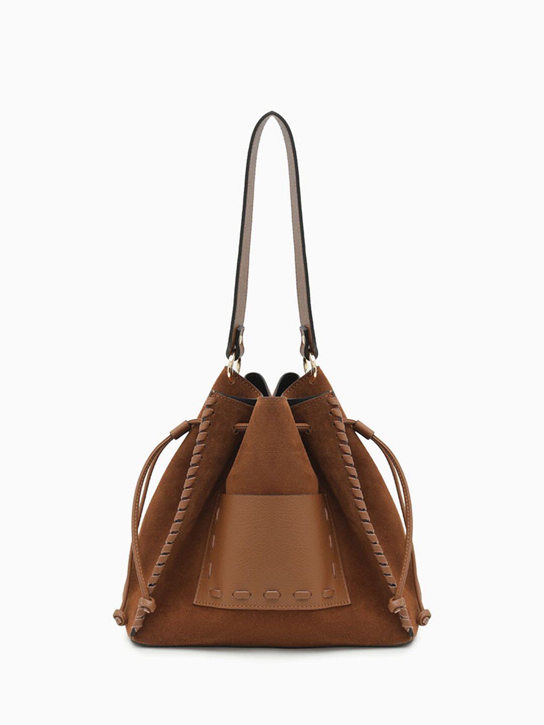 ����� �� ����� � ������� �������� ������� �� FOLLE � ����� �����