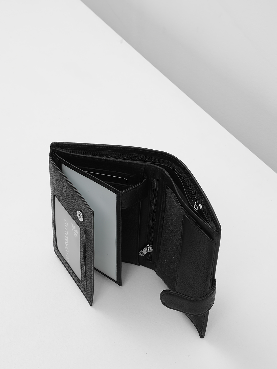 Небольшое мужское портмоне от бренда Di Gregorio чёрного цвета