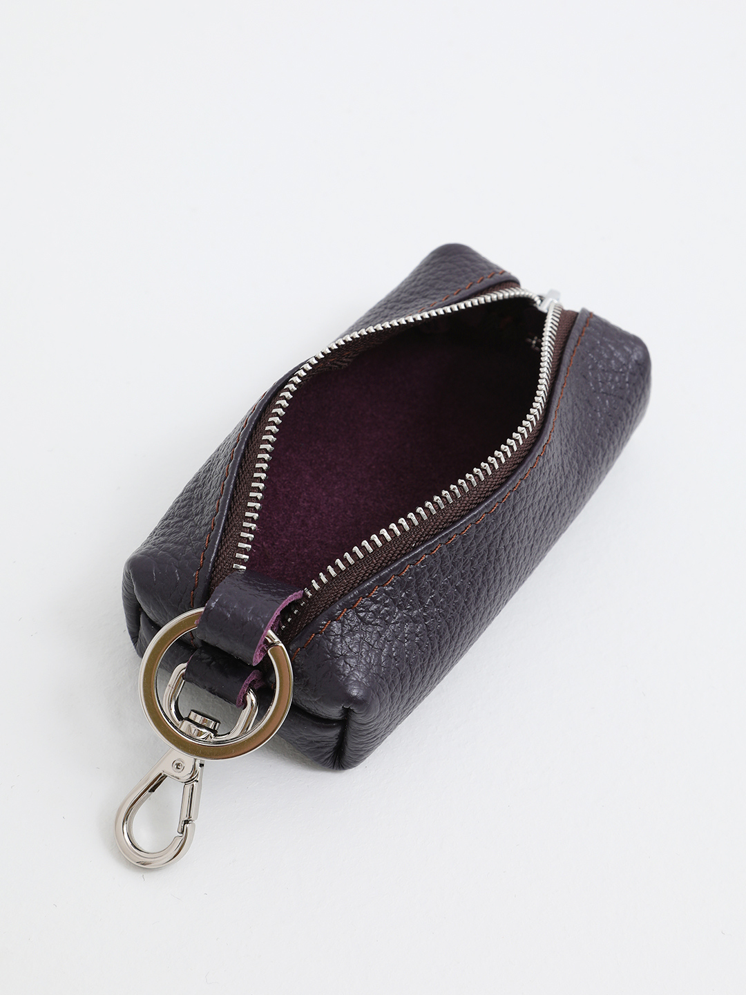 Ключница из натуральной кожи в подарочной коробке бренда Alessandro Beato тёмно-фиолетового цвета