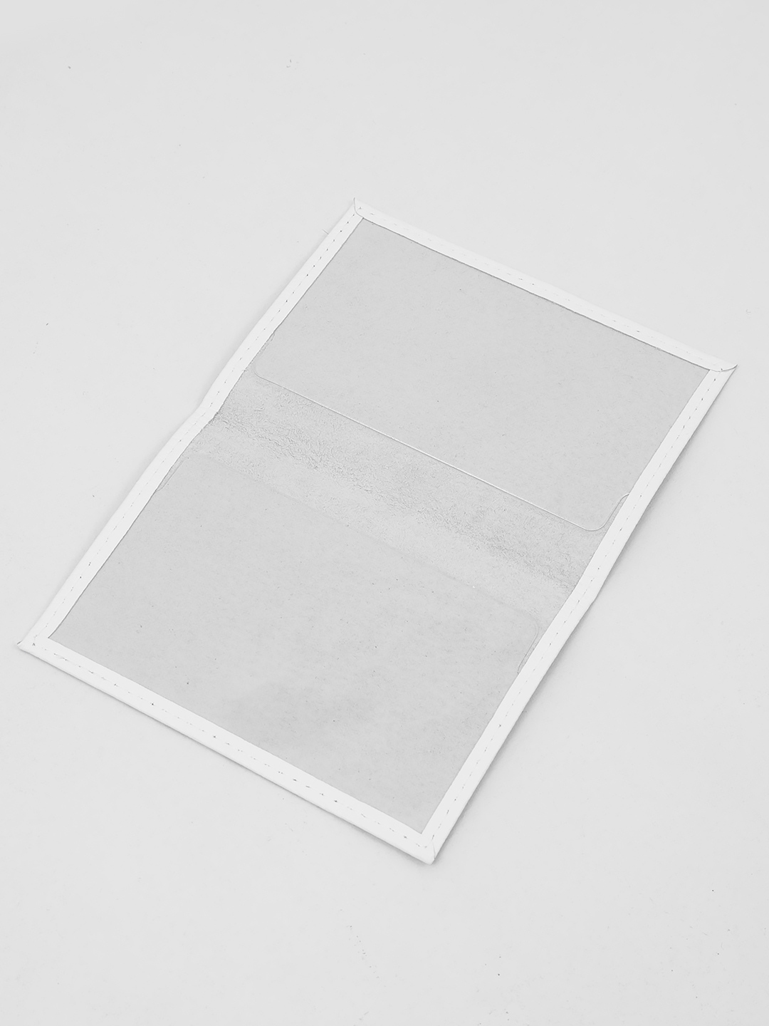 Обложка для документов от бренда Alessandro Beato с абстрактным принтом испанского городка