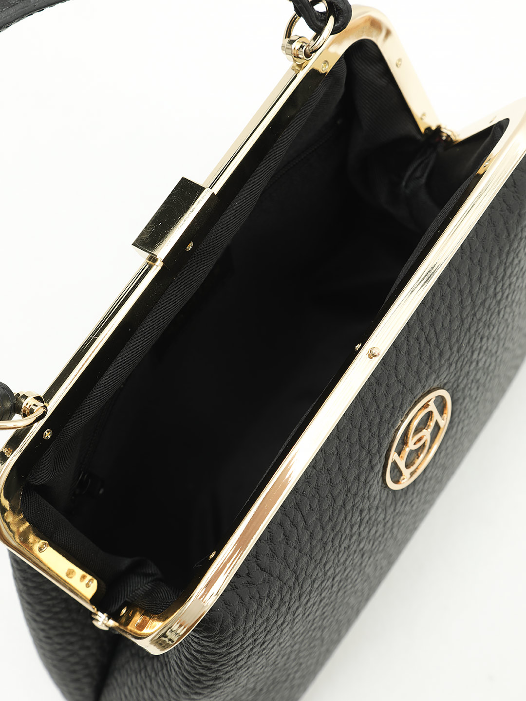 Сумка-редикюль от BE NICE из натуральной крупнозернистой кожи черного цвета