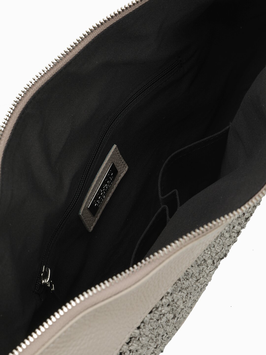 Сумка-хобо от Ripani из рафии и натуральной кожи цвета тауп