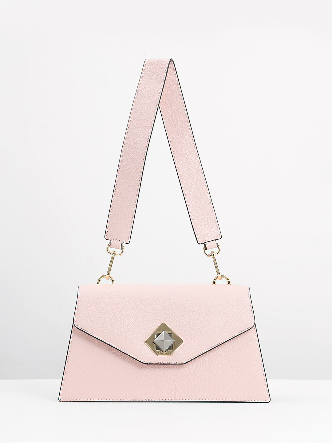 Кросс-боди на плечо с именной гравировкой на карабинах от CROMIA в розовом оттенке