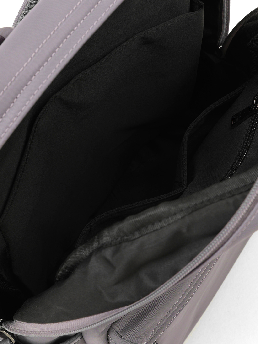 Болоньей рюкзак с передним карманом и боковыми отделами от IVORY в лавандовом цвете