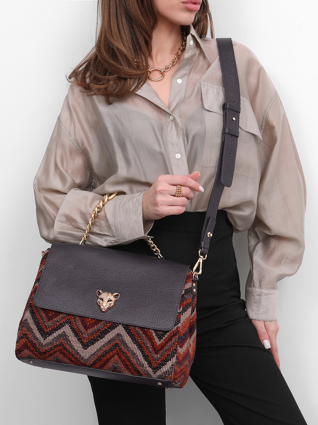 Cэтчел с головой леопарда и геометричным узором от KELLEN баклажанового оттенка