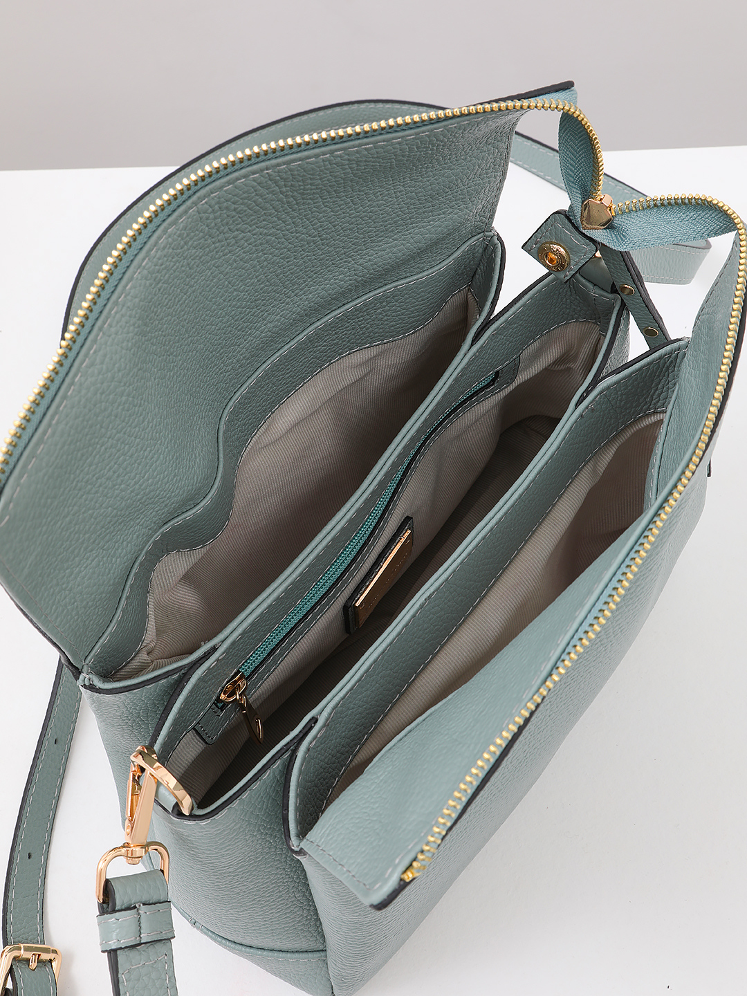 Мятная кросс-боди на плечо с металлическими буквами Vanessa Scani