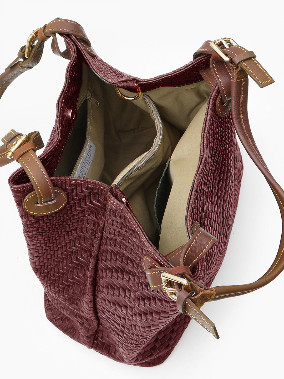 Сумка IMMA в бордовом цвете из натуральной винтажной кожи с плетением от FOLLE