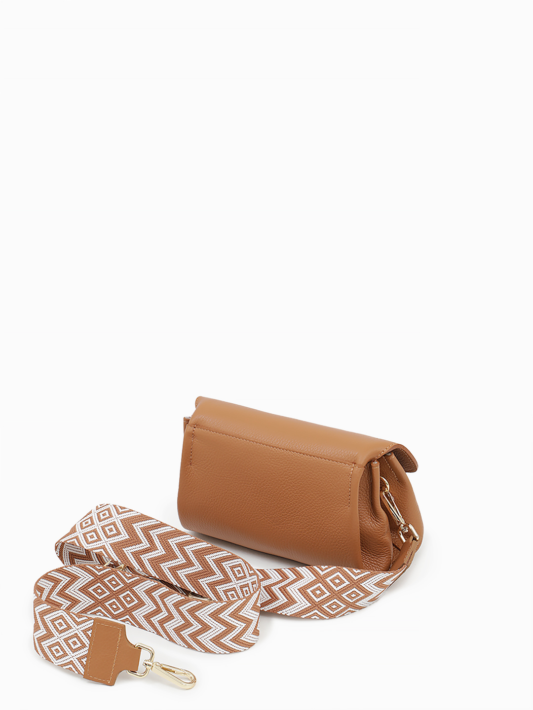 Кросс-боди с треугольным клапаном и текстильным этно ремнём от FOLLE в рыжем цвете
