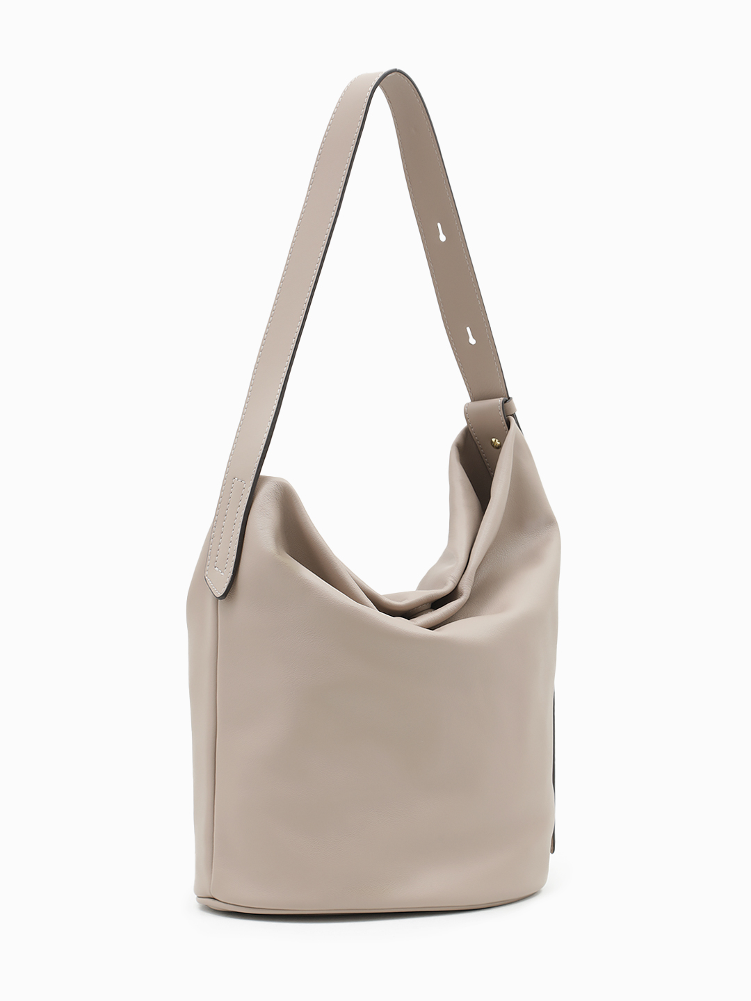 Сумка мешок от Loristella в натуральной гладкой коже бежевого цвета в размере S 