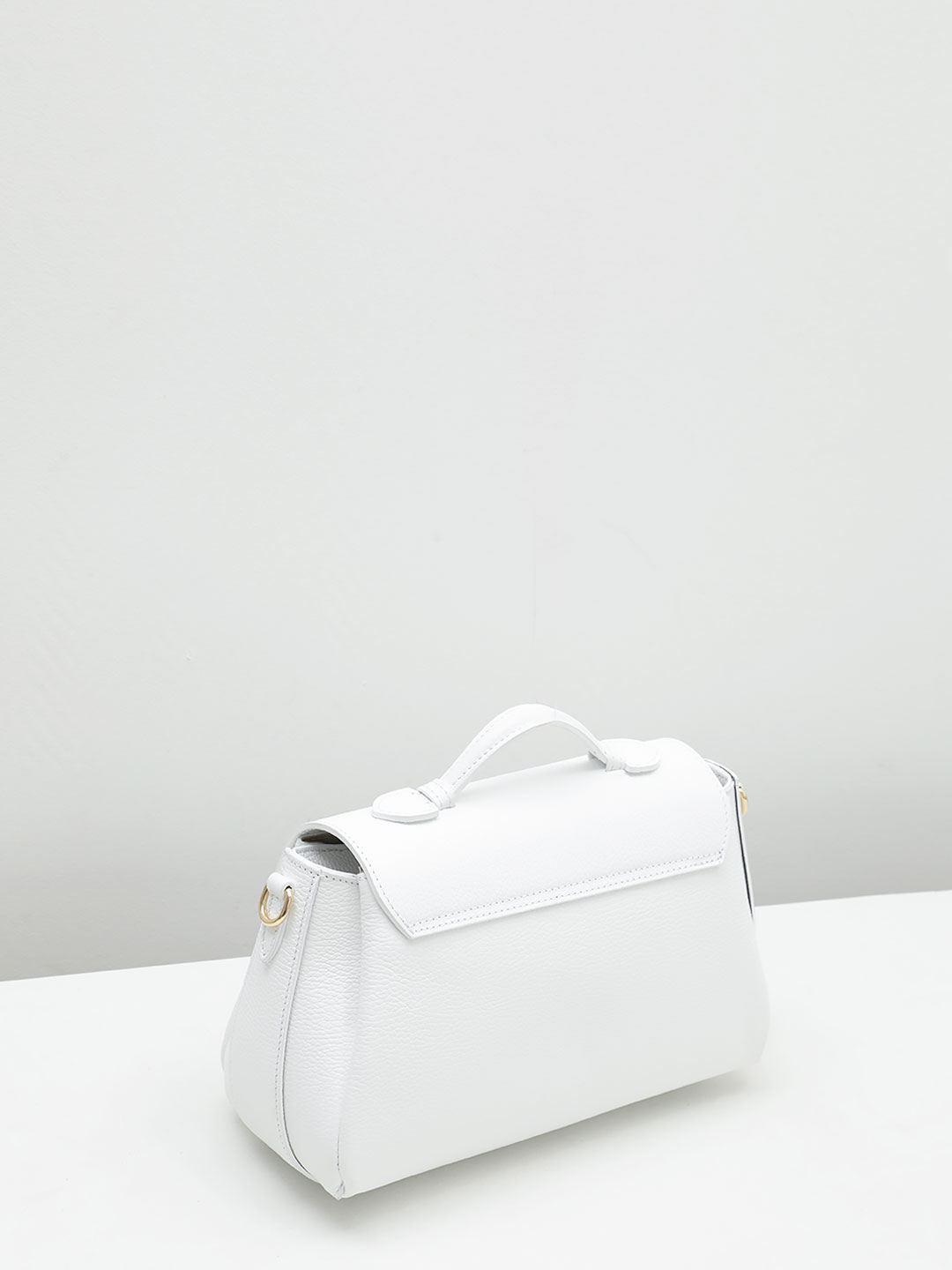 Cумка с рамочной фурнитурой на клапане от BE NICE белого цвета