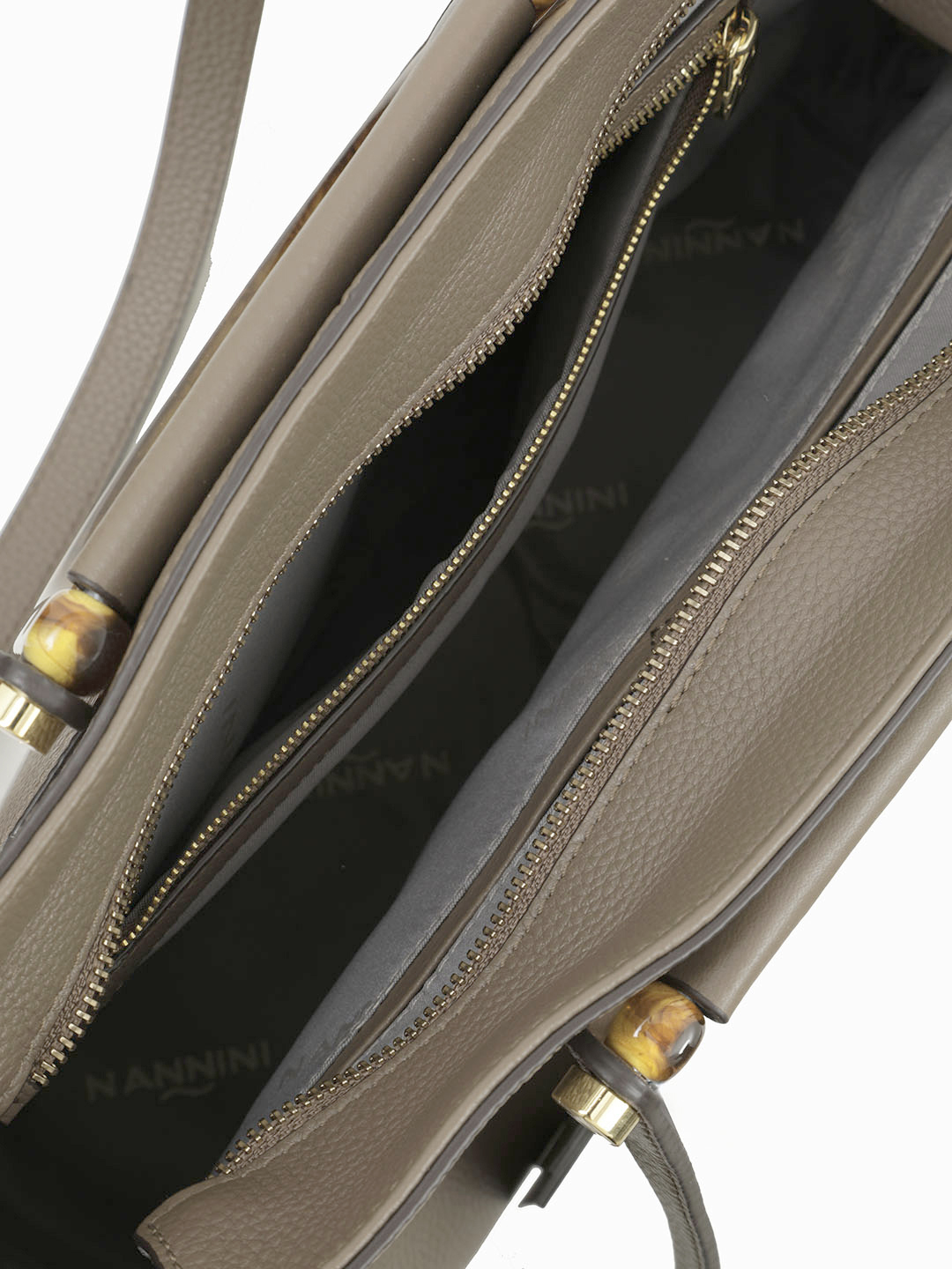 Классическая сумка от Nannini с двумя парами ручек цвета тауп
