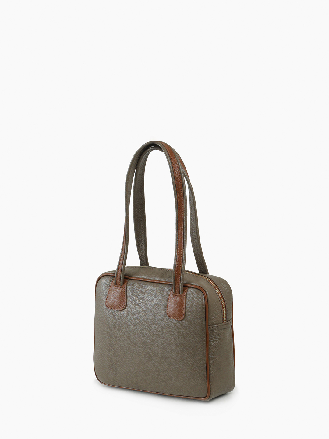 Сумка в размере М с золотистой фурнитурой от FOLLE оттенка тауп