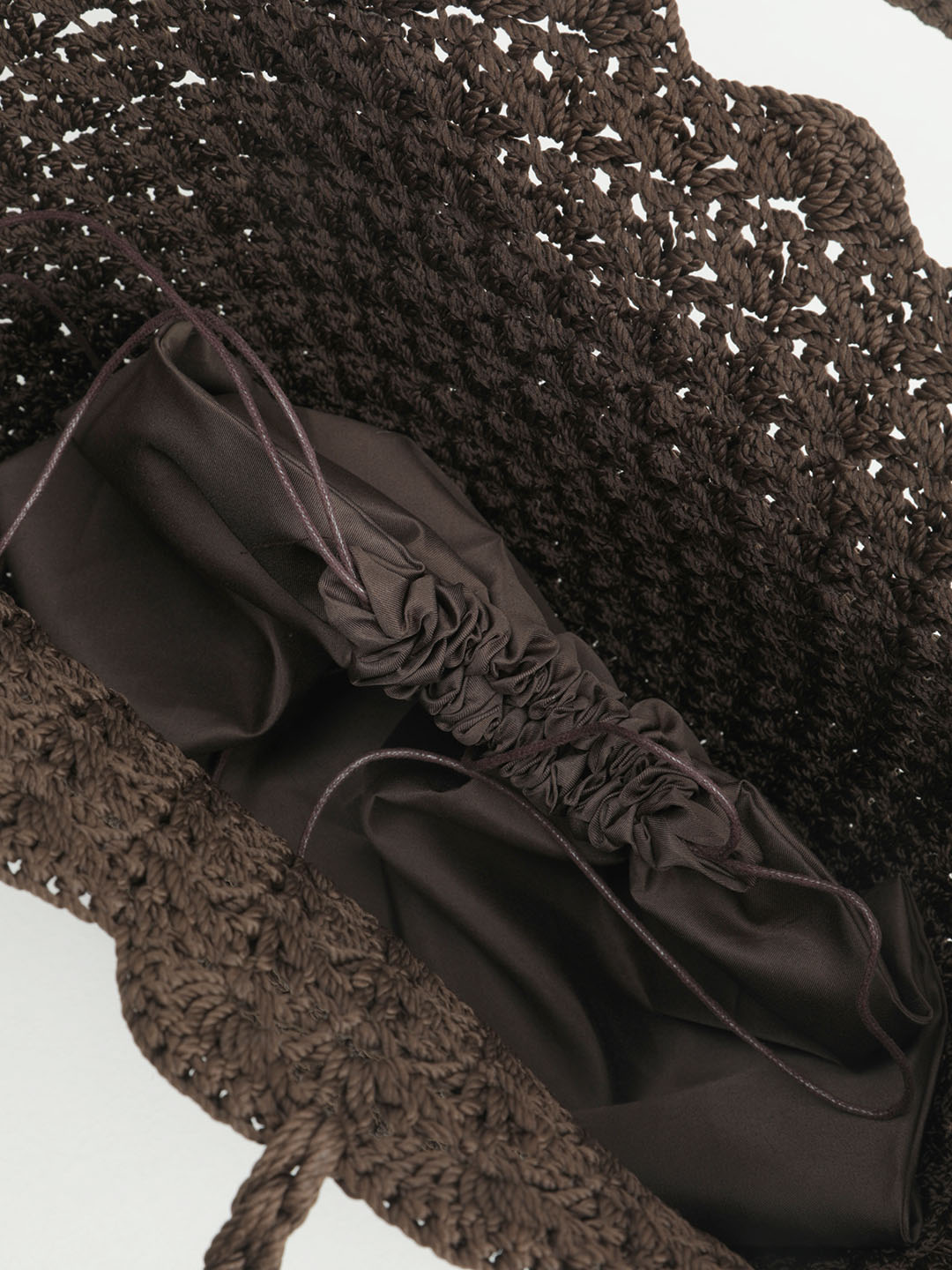 Большой вязаный шопер в форме корзины от Ivory коричневого цвета